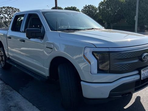 Used 2023 Ford F150 Lightning XLT AWD/4WD image 2