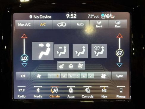 Used 2019 Jeep Cherokee Overland w/ Technology Group AWD/4WD image 36