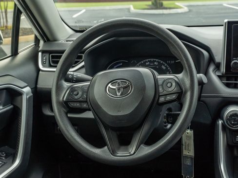 Used 2025 Toyota RAV4 LE AWD/4WD image 21
