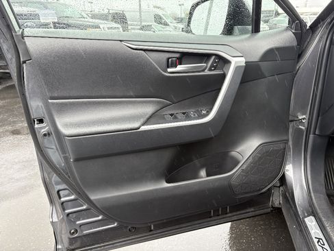 Used 2025 Toyota RAV4 XLE Premium w/ Weather Package AWD/4WD image 15