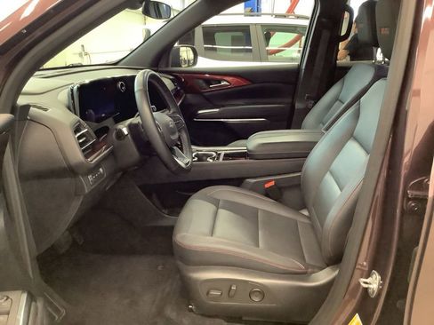 Used 2024 Chevrolet Traverse Z71 AWD/4WD image 10