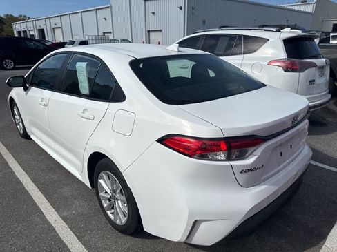 Used 2024 Toyota Corolla LE w/ LE Convenience Package image 7