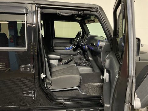 Used 2016 Jeep Wrangler Unlimited Sport image 32