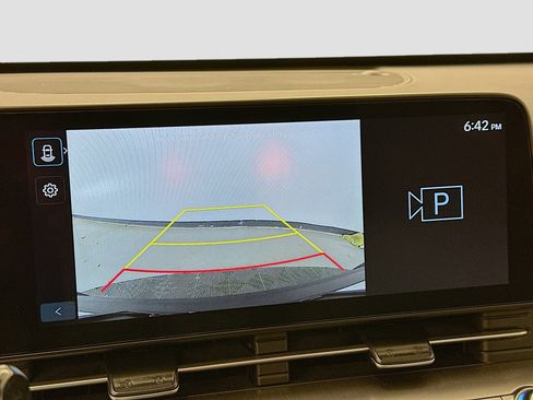 Used 2025 Hyundai Kona SEL image 22