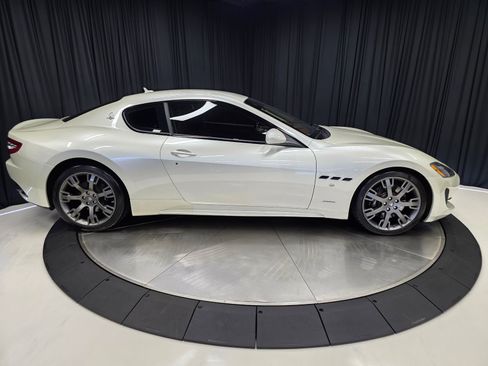 Used 2013 Maserati GranTurismo Sport image 12