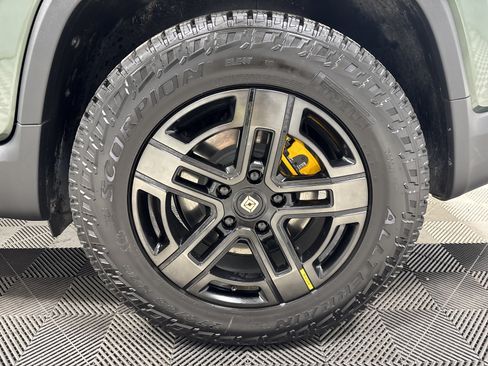 Used 2023 Rivian R1T Adventure AWD/4WD image 10