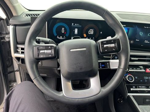 Used 2025 Hyundai Santa Fe SEL FWD image 12