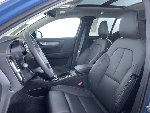 Used 2024 Volvo XC40 B5 Ultimate w/ Climate Package image 15