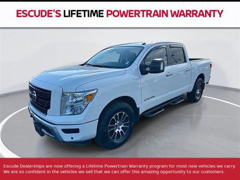 Used 2021 Nissan Titan SV w/ SV Convenience Package image 1
