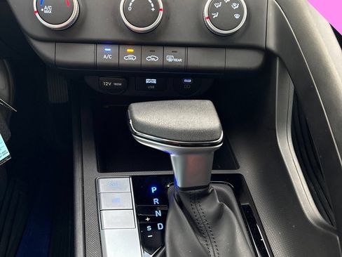 Certified 2024 Hyundai Elantra SE FWD image 16