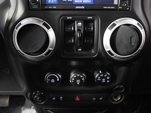 Used 2014 Jeep Wrangler Unlimited Rubicon AWD/4WD image 30