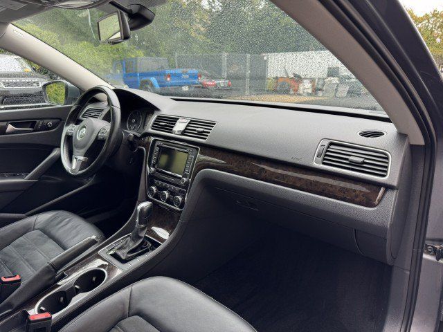 Used 2015 Volkswagen Passat TDI SEL Premium FWD image 37