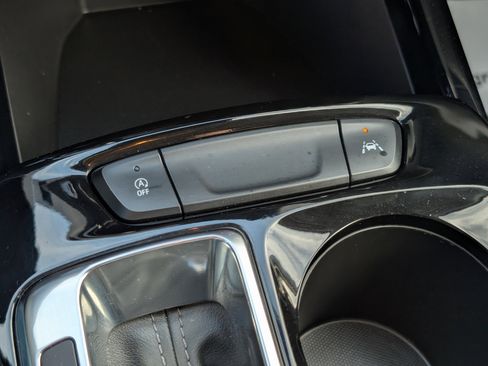 Certified 2024 Chevrolet Trax LT w/ Driver Confidence Package image 22