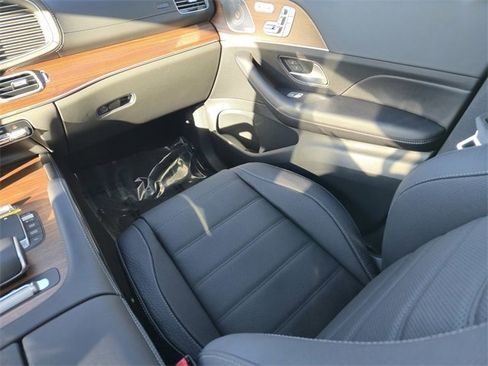 New 2025 Mercedes-Benz GLS 450 4MATIC image 10