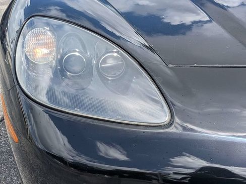 Used 2005 Chevrolet Corvette Coupe w/ Preferred Equipment Group RWD image 9