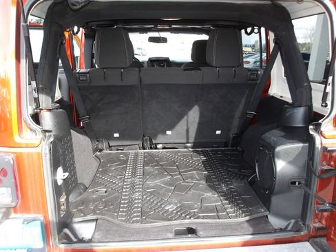 Used 2014 Jeep Wrangler Unlimited Sahara w/ Mopar Chrome Edition Group AWD/4WD image 11