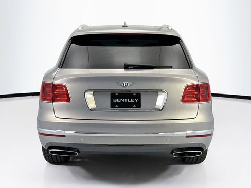 Used 2018 Bentley Bentayga image 6
