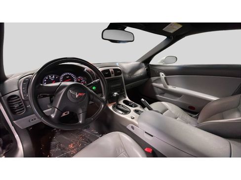 Used 2005 Chevrolet Corvette Convertible w/ Preferred Equipment Group RWD image 11