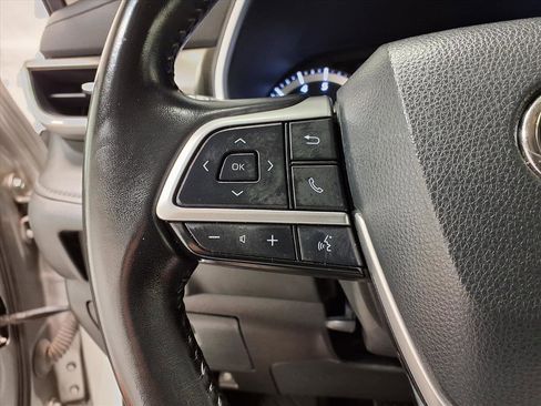 Used 2024 Toyota Highlander XLE image 20