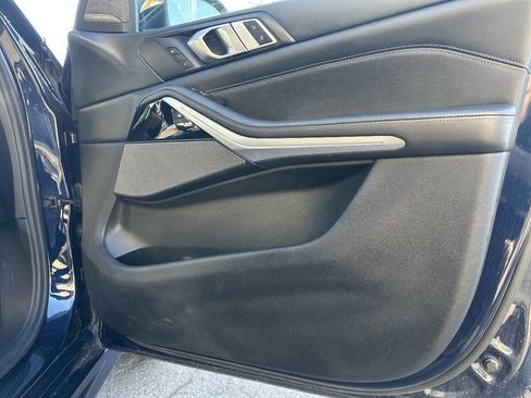 Used 2020 BMW X5 xDrive40i w/ M Sport Package image 18