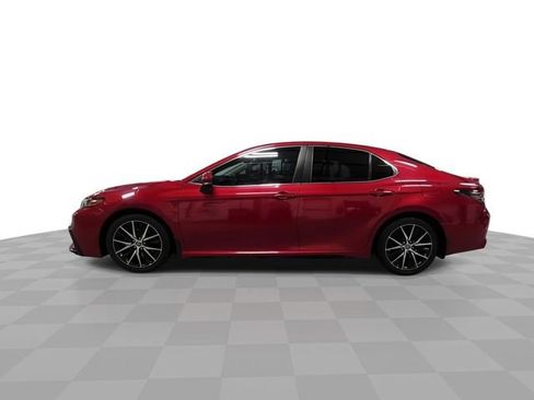 Used 2022 Toyota Camry SE w/ Convenience Package FWD image 5