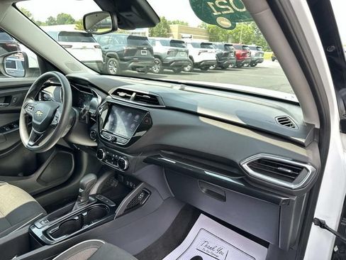 Certified 2021 Chevrolet TrailBlazer LT w/ Convenience Package FWD image 26