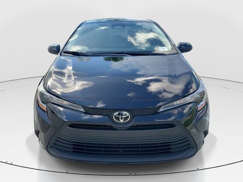 Used 2025 Toyota Corolla LE FWD image 2