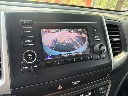 Used 2019 Honda Pilot LX image 36