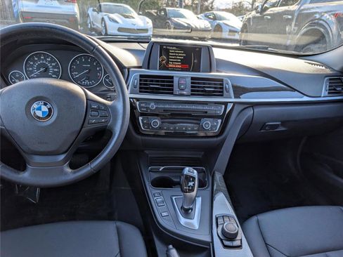 Used 2017 BMW 320i Sedan image 17