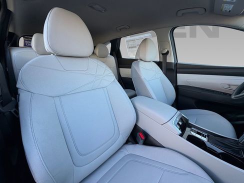 New 2026 Hyundai Tucson SE image 8