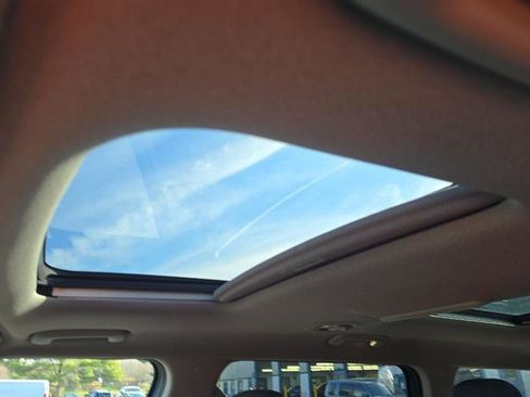 Used 2025 Kia EV9 Wind image 11