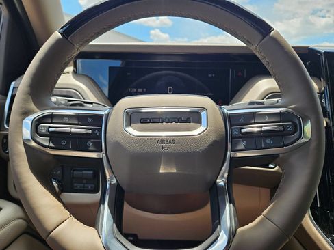New 2026 GMC Yukon XL Denali w/ Denali Reserve Package AWD/4WD image 11