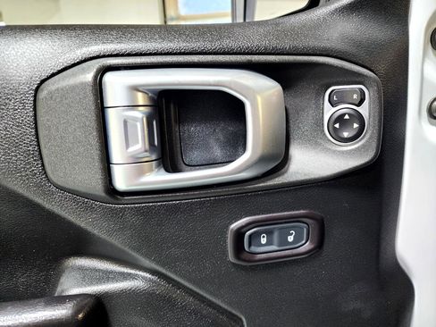 Used 2020 Jeep Gladiator Rubicon w/ LED Lighting Group image 18