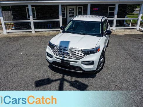 Used 2022 Ford Explorer Limited w/ Equipment Group 301A RWD image 3