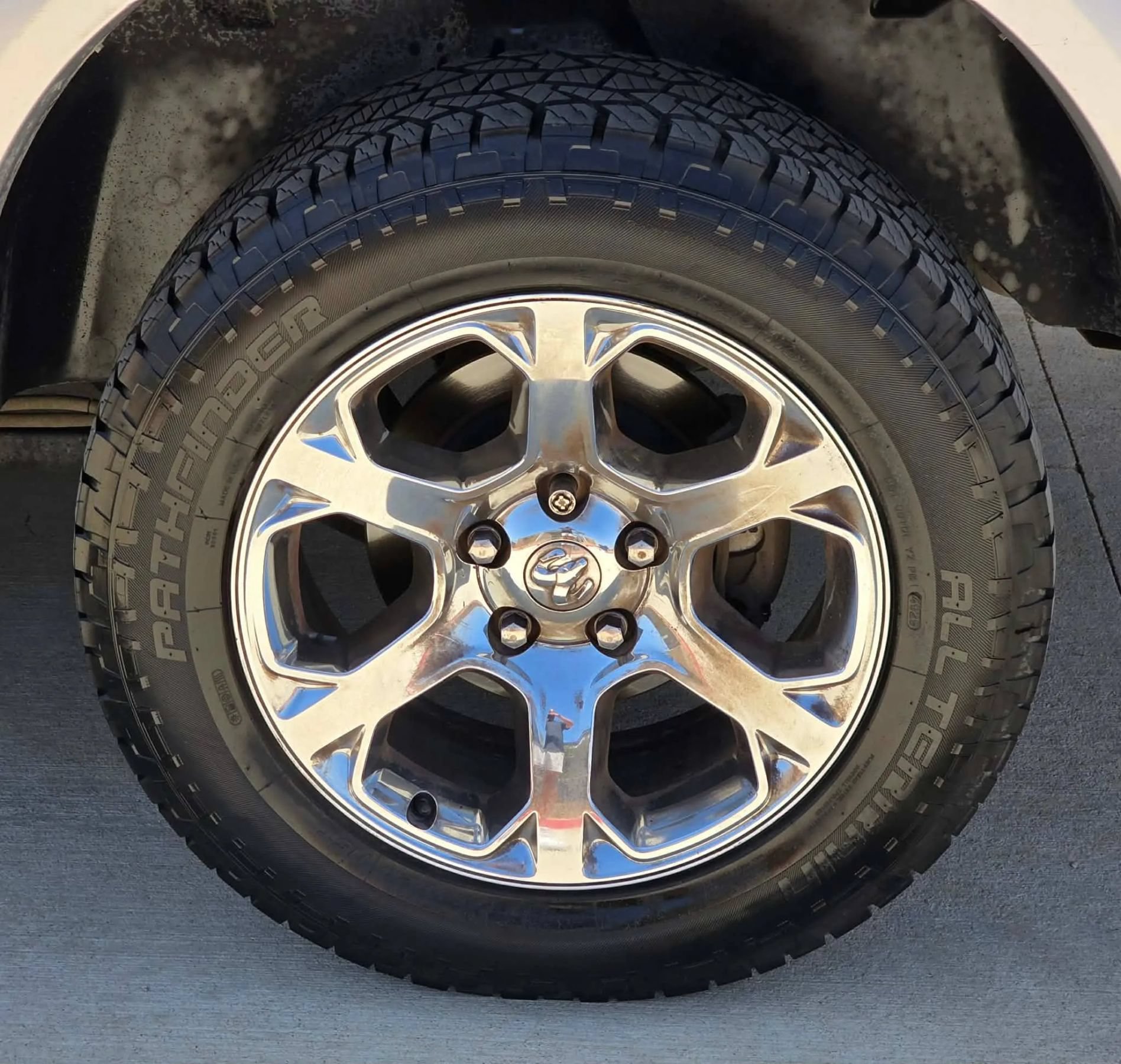 Used 2016 RAM 1500 Laramie w/ Convenience Group AWD/4WD image 38