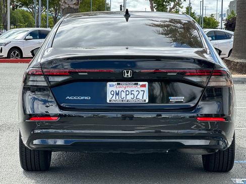 Used 2024 Honda Accord Touring image 5