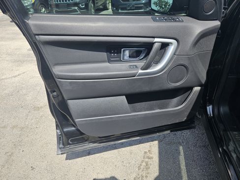 Used 2018 Land Rover Discovery Sport HSE AWD/4WD image 18