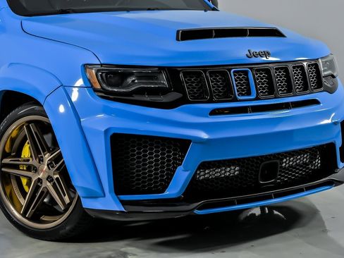 Used 2018 Jeep Grand Cherokee Trackhawk AWD/4WD image 3