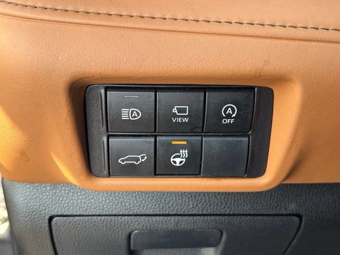 Used 2024 Toyota Highlander Platinum AWD/4WD image 12