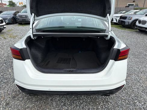 Used 2024 Nissan Altima 2.5 SR FWD image 9