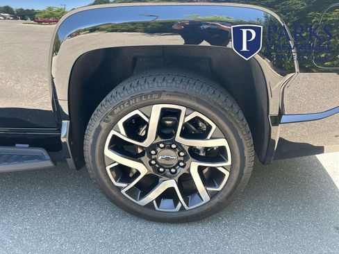 Used 2025 Chevrolet Silverado EV RST image 29