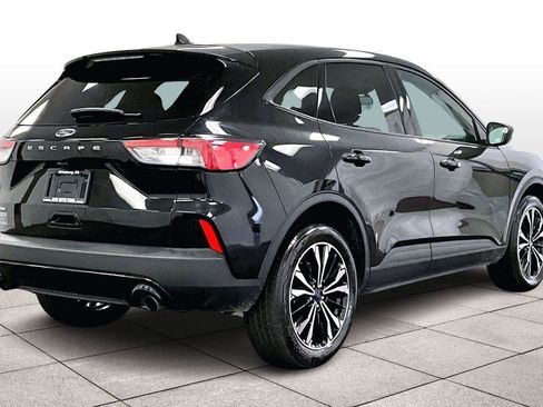 Used 2022 Ford Escape SE w/ SE Sport Appearance Package image 11