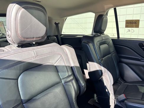 Used 2020 Lincoln Aviator Reserve w/ Elements Package Plus image 25