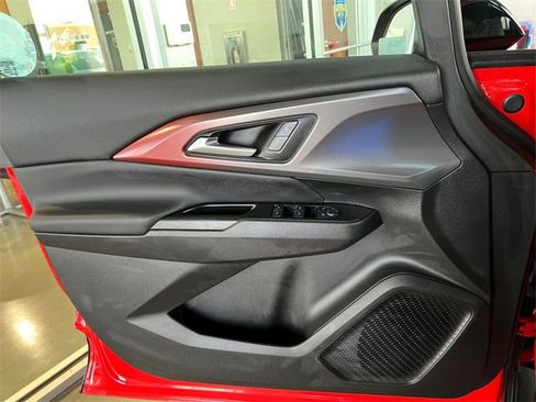 Used 2025 Chevrolet Equinox EV RS image 16