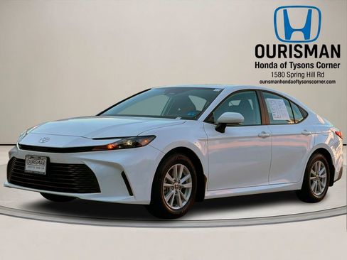 Used 2026 Toyota Camry LE w/ Convenience Package FWD image 2