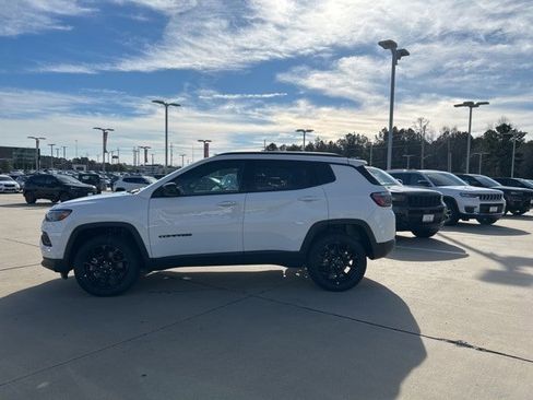 New 2026 Jeep Compass Latitude AWD/4WD image 5