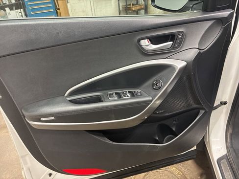 Used 2017 Hyundai Santa Fe Limited w/ Cargo Package image 10