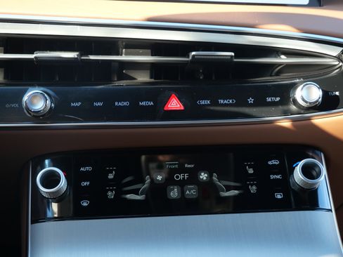 New 2026 Genesis GV70 2.5T Advanced image 9