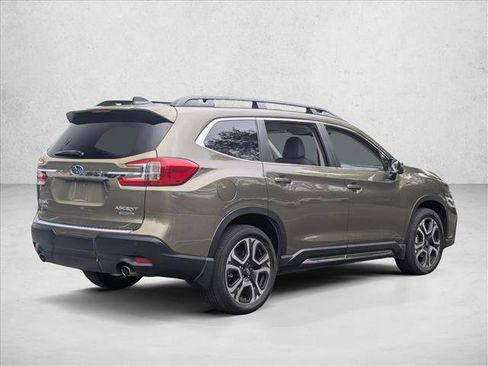 Used 2023 Subaru Ascent Limited w/ Technology Package AWD/4WD image 5