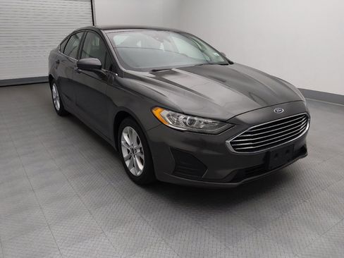 Used 2019 Ford Fusion SE FWD image 13